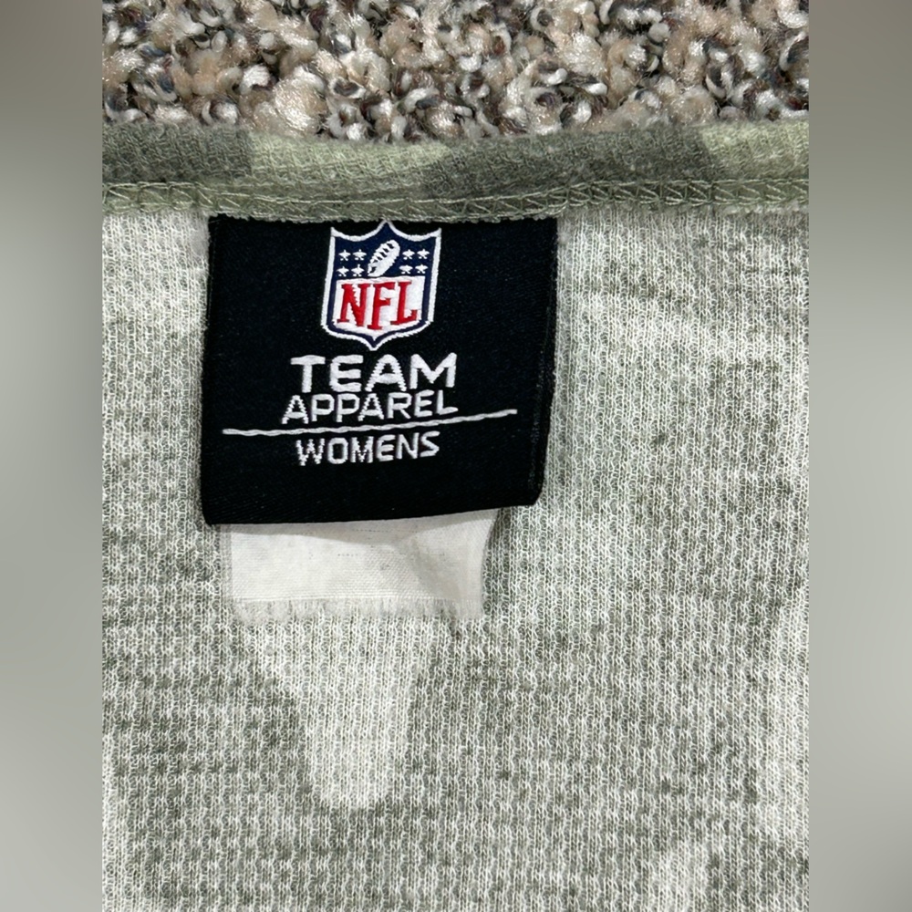 NFL Team Apparel Women's Camouflage Seahawks Waffle Knit Top Size XS - Picture 4 of 4